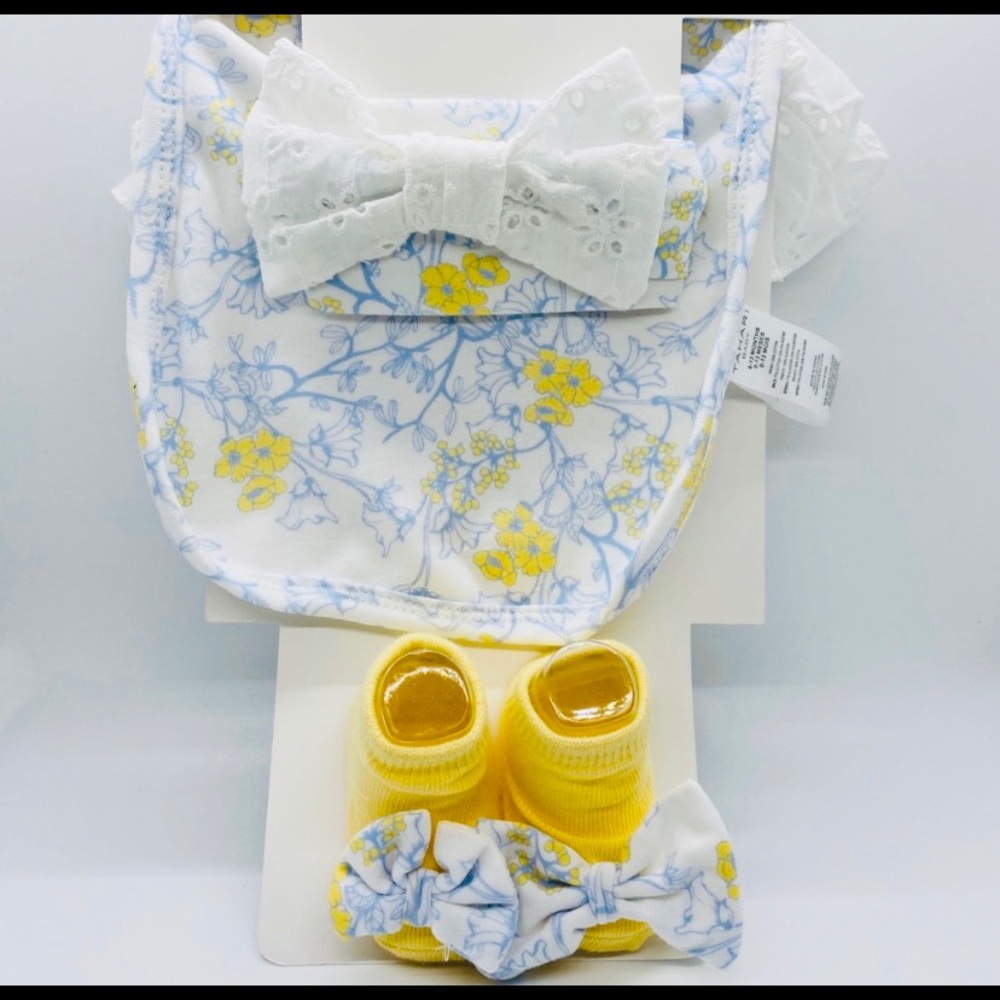 New Tahari bib, headband & bootie set